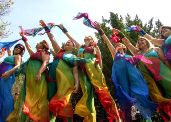 Grupo de Dança Oncoarte, ormado por pacientes que passaram ou passam por um diagnóstico e tratamento de câncer, é uma das principais atrações do evento