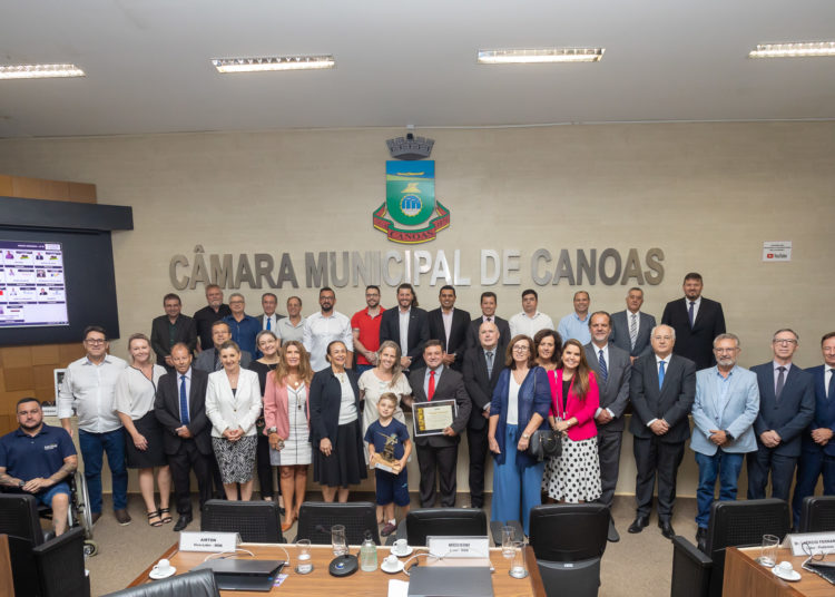 Homenagem foi feita pelo Legislativo Municipal a pedido da então vereadora Vani Piovesan — Foto: Guilherme Pereira