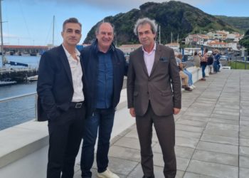 Prefeito Zaffa acompanhado do Presidente e do Vice-presidente da Câmara de Horta, Carlos Manuel da Silveira Ferreira e Carlos Cruz Medeiros Morais que correspondem a Prefeito e Vice, pois lá, diferentemente do Brasil, o sistema é Parlamentarista.