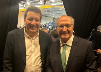 Orsi participou da abertura oficial do IV Encontro Nacional dos Municípios e encontrou-se com o vice-presidente Geraldo Alckmin para defender os interesses dos municípios gaúchos — Foto: Voltaire Santos/SECOM