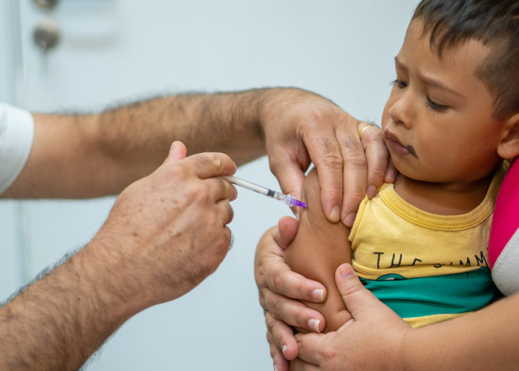 Vacinação de público infantil contempla crianças de seis meses a cinco anos incompletos — Foto: Thiago Guimarães/PMC