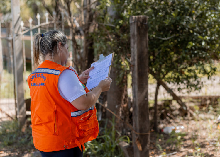 Ao término do cadastro pela Defesa Civil, os dados serão enviados a Caixa e, posteriormente, será liberada a solicitação via aplicativo ou agência bancária | Foto: Renan Caumo-PMC