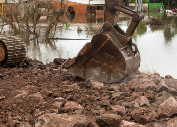 20.05.2024 - RECONSTRUÇÃO DO DIQUE DA RIO BRANCO NA 448, POR CAUSA DAS ENCHENTES