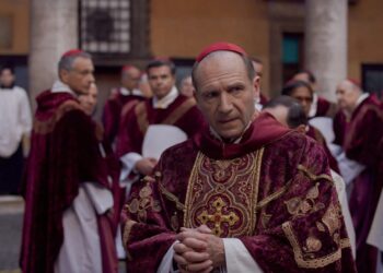 Ralph Fiennes em ‘Conclave’. © Focus Features